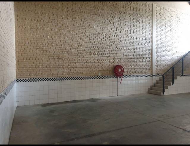 167M² WAREHOUSE TO LET IN POMONA